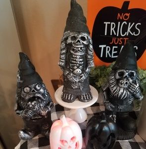 ♡Farmhouse Halloween  zombie 8" gnomes